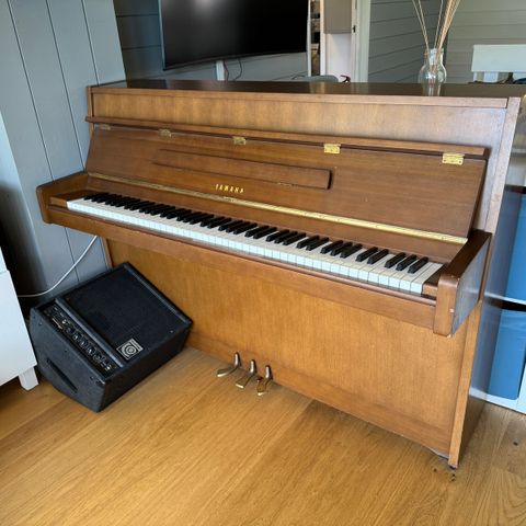 Yamaha upright piano