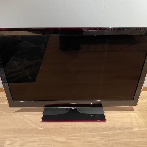 Samsung 46’’ TV fra 2010 selges billig