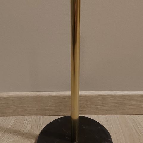 Kjøkkenrull holder