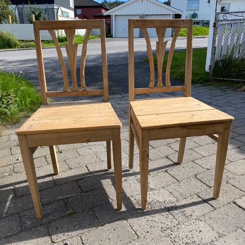 To pene, gamle stoler