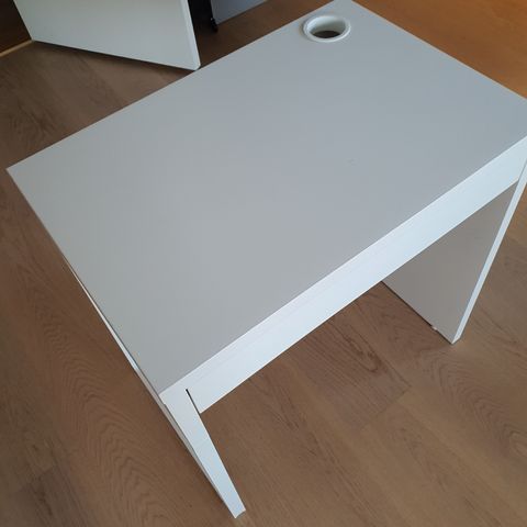 Micke skrivebord fra Ikea til salgs