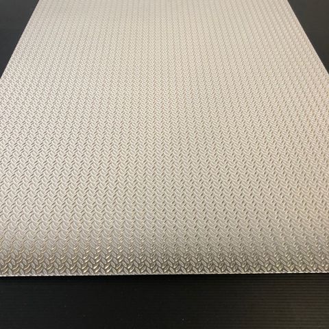 Aluminium plater med riskorn mønster ( rester )
