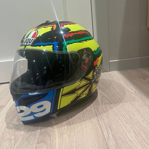 AGV motorsykkelhjelm