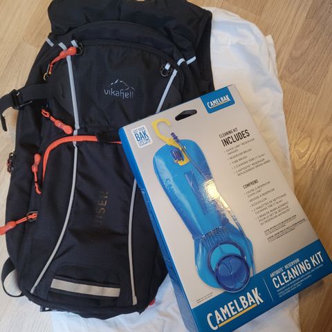 Liten tursekk m/ Camelbak cleaning kit