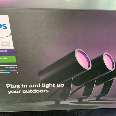 2 esker m Philips Hue Lily Outdoor spotlys 24 v