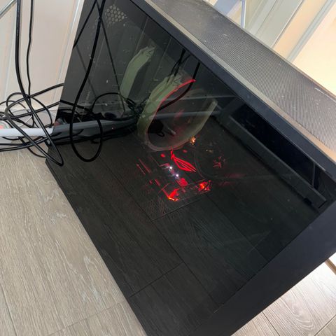 Gaming PC selges