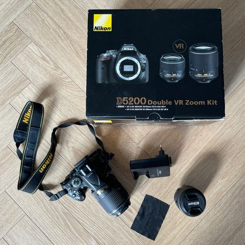 Nikon D5200 double VR Zoom kit