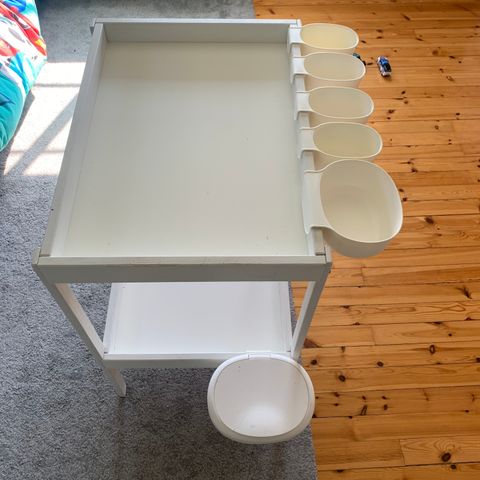IKEA stellebord med oppbevaring