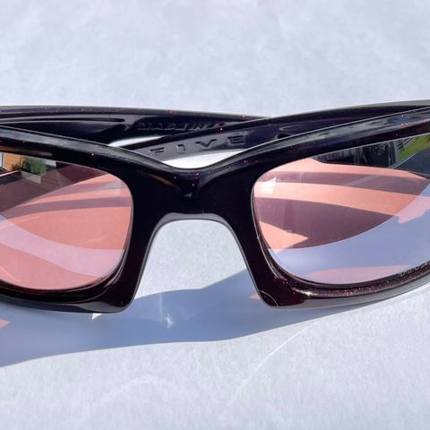 Oakley Five - Solbrille til ungdom. Mørk rød/burgunder med skimmer