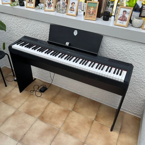 Yamaha P-115 piano