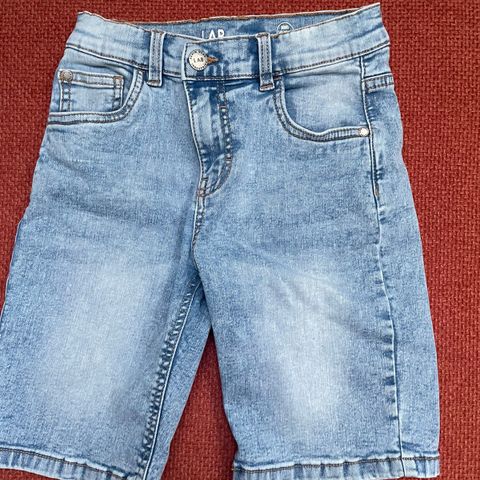 Shorts - gutt - str. 128 - KappAhl