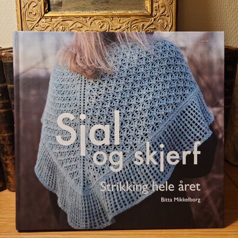 Sjal og skjerf- strikking hele året