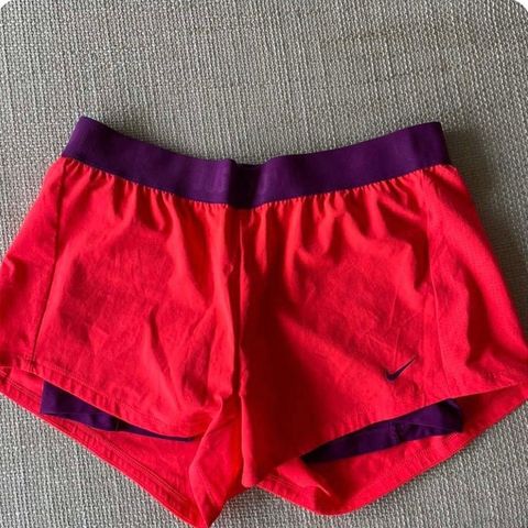 Nike løpeshorts