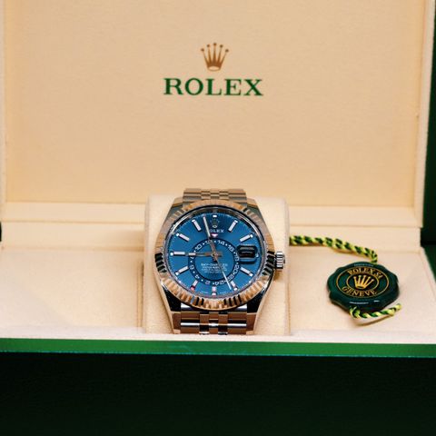 Rolex Sky Dweller 326934 med Jubilee-lenke