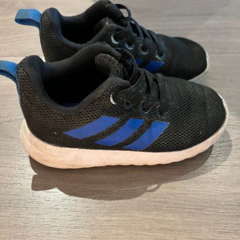 Adidas joggesko