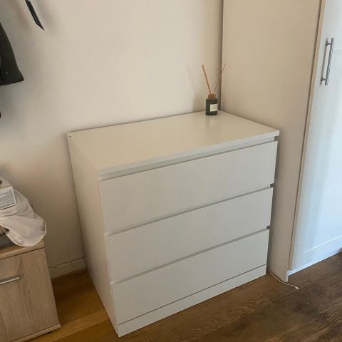 Fin kommode fra IKEA selges rimelig!