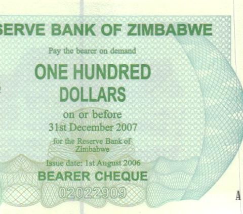 En strøken 100 Dollars seddel fra Zimbabwe i UNC - 1061