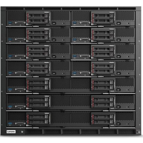 Brunkt Lenovo IBM Flex System med 10 Server blades.