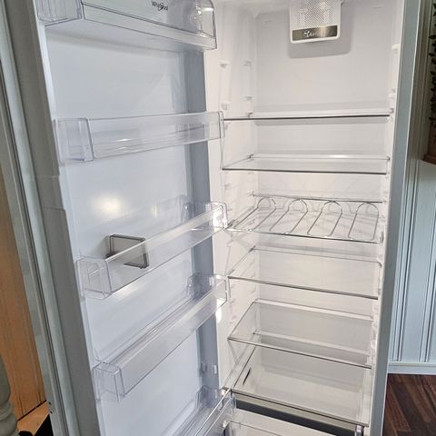 RESERVERT! Integrert kjøleskap passer til IKEA kjøkken