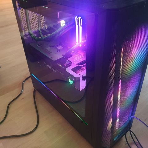 Gaming pc selges