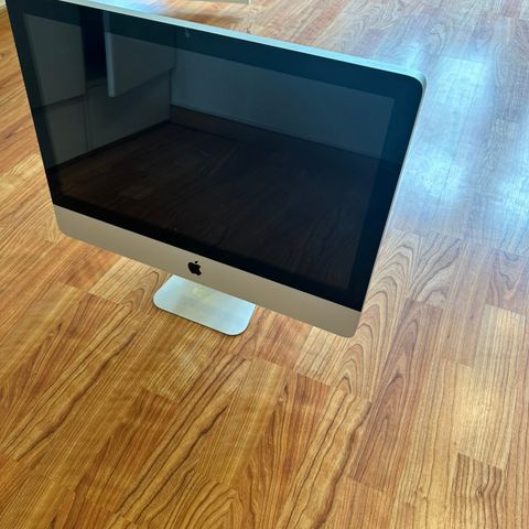 Ødelagt Apple iMac 21.5" (Mid 2011)