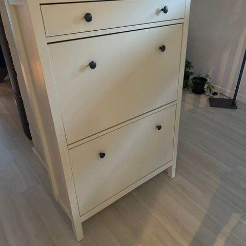 HEMNES skoskap