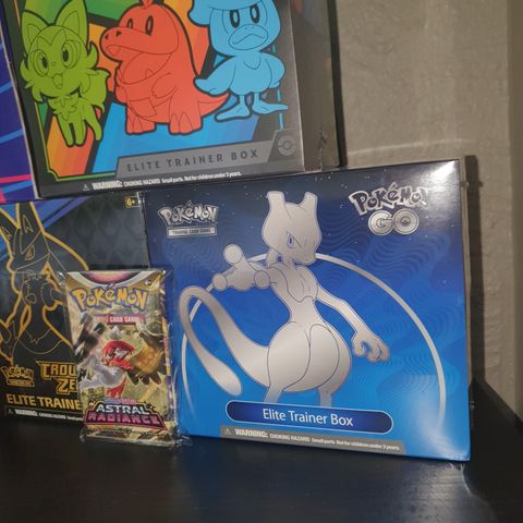 Mewtwo Elite Trainer box