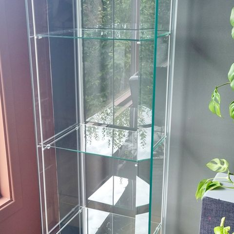 Ikea glassmonter skap