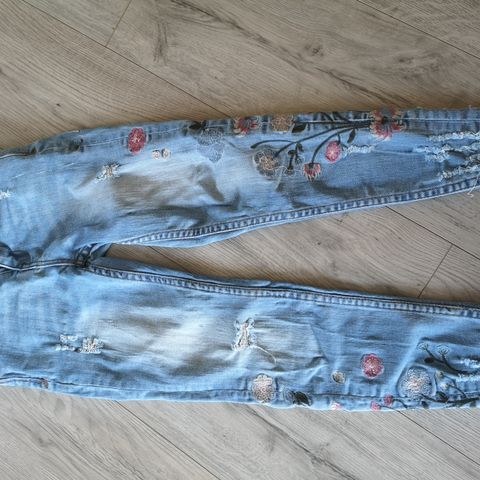 Jeans til jente str 134