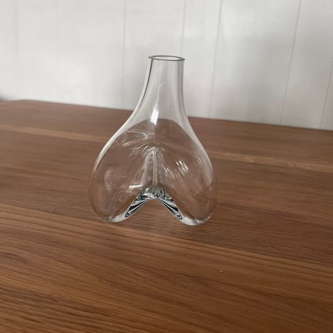 Byon clear vase