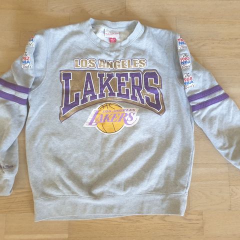 Genser Lakers