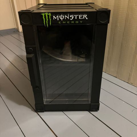 Monster Energy kjøleskap