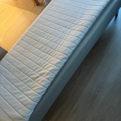 IKEA  Snarum seng med overmadrass, 90x200