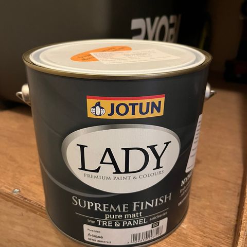 Jotun lady supreme finish pure matt tre & panel