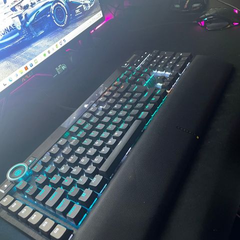 Corsair K100 gaming tastatur