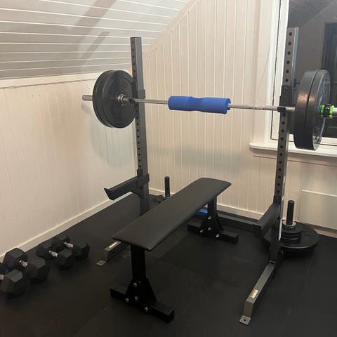 Ny Hjemmegym med Pro-form rack, manualer, og Bumperplates av høy kvalitet!