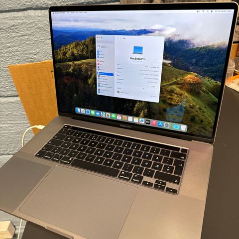 MacBook Pro 16-inch, 2019 (8 Core Intel i9 + 16GB + 1TB HDD)