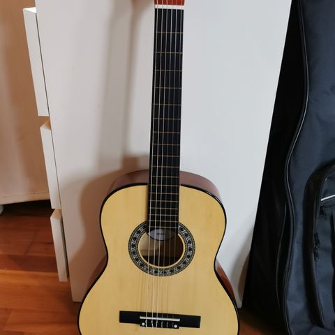 Junior gitar