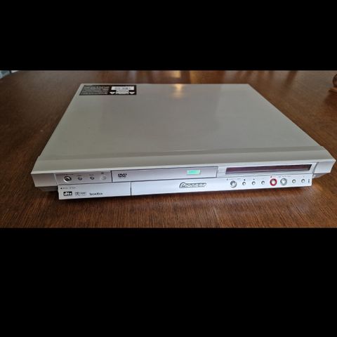 Pioner DVD Recorder (DVR-520H-S)