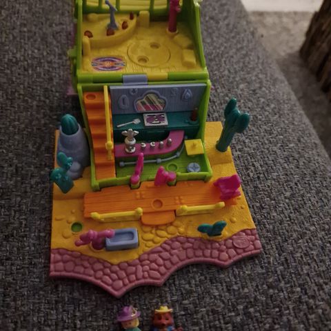 Vintage Polly Pocket Light Up Horse House Playset 1994
,gi bud