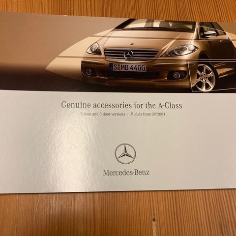 BILBROSJYRE - MERCEDES-BENZ GENUINE ACCESSORIES FOR THE A-CLASS - 2004