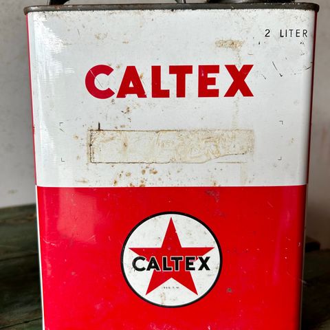 Gammel Caltex oljekanne 2 liter, nesten full
