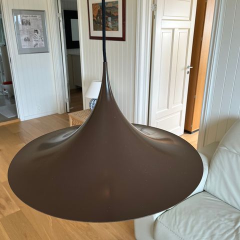 Design taklampe takpendel med liten nesten usynlig skade.