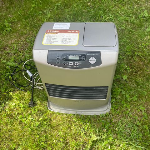 Ring hytten varm, Parafinkamin Inverter 5007, 3200W er brukt på 12v,