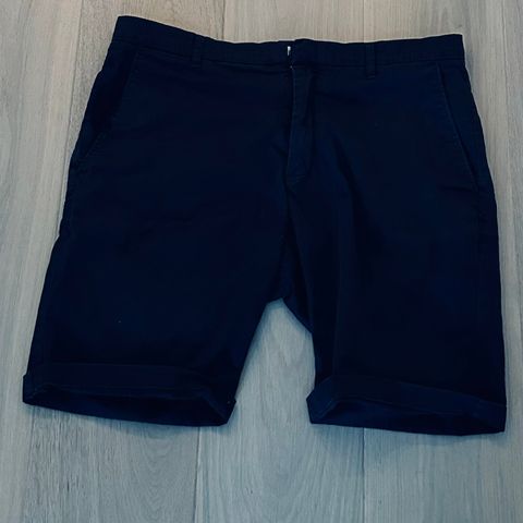 Samsøe - Klassisk shorts til herre i navy - billig!