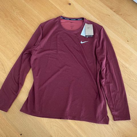 Nike dryfit str L