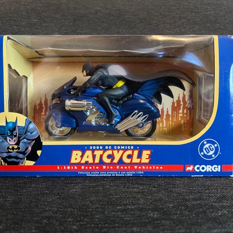 Corgi Batcycle - 1:16 th Scale Die-Cast Vehicles - 2000 DC Comics