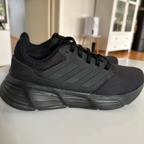 Adidas Cloudfoam  Comfort