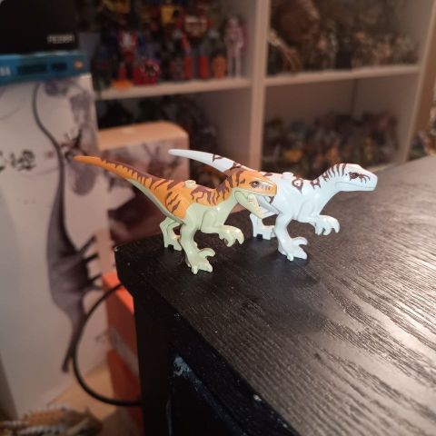 LEGO - 2 x Atrociraptor