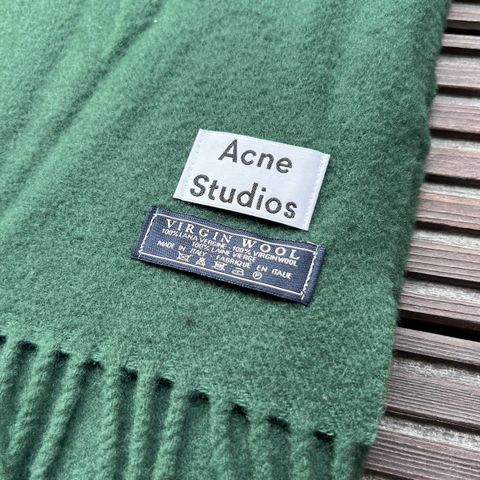 Acne skjerf